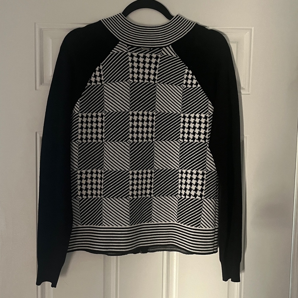 Sioni Black and White Geometric Cardigan - Picture 3 of 7